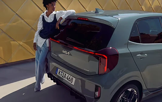 Dynamic rear styling